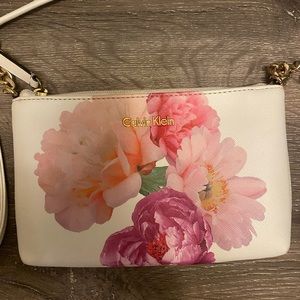 Calvin Klein white/floral print crossbody